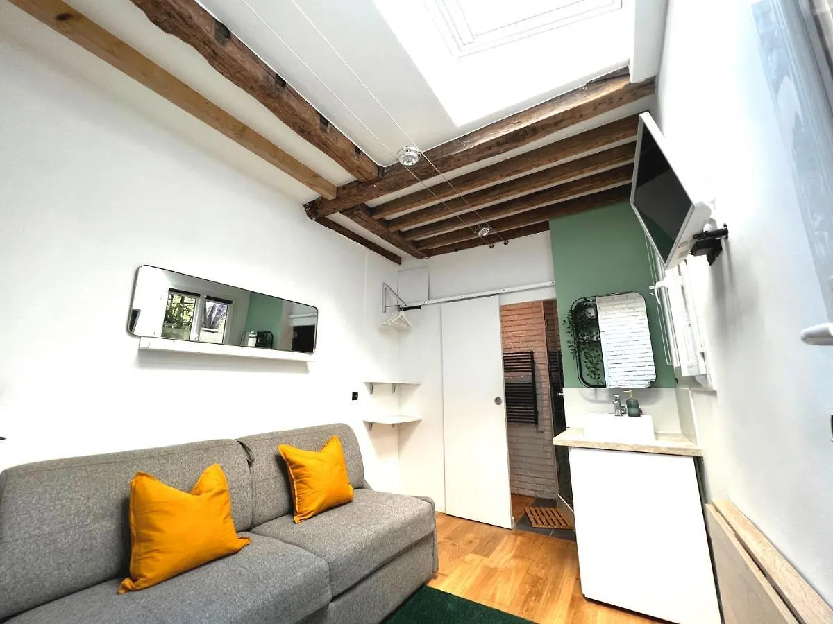 Cozy Hideaway Private Suite Paris France